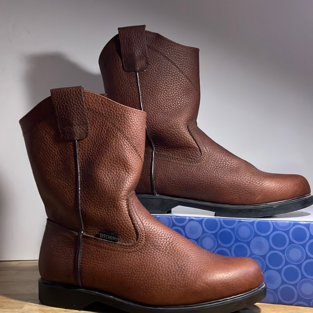 Women’s leather sketchers western boots. Size 8.5 NWOB